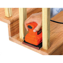Cargar imagen en el visor de la galería, Lijadora de 1/4" pliego 200 W Black+Decker BS200-B3