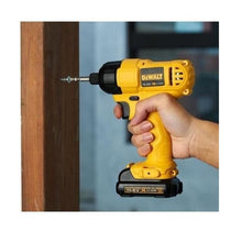 Cargar imagen en el visor de la galería, Atornillador Cte 1/4 Impacto 12v Litio 2 baterías cargador DCF805C-B3 Dewalt