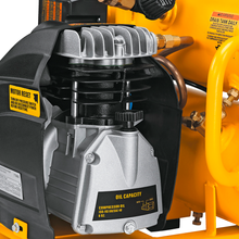 Cargar imagen en el visor de la galería, Compresor lubri 4 galón 100-120 psi max 1 salida Dewalt D55151